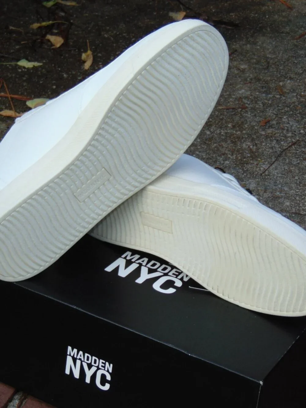 Madden NYC Mens Markk Court Casual Sneakers White NWT Size 13 New In Box